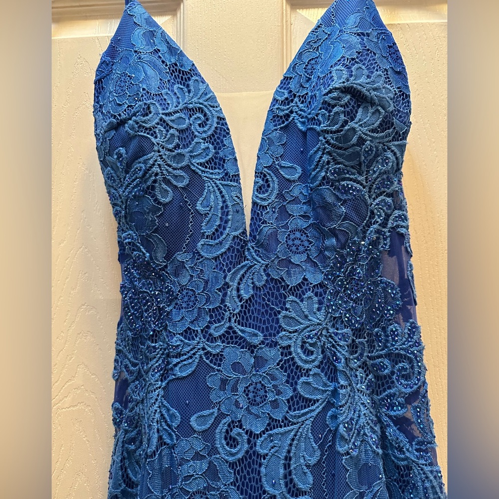 Beautiful blue lace prom pageant dress - Picture 4 of 6